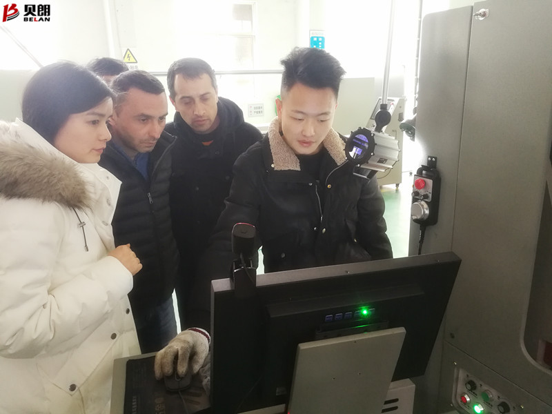 號(hào)外、號(hào)外，貝朗自動(dòng)折線(xiàn)機(jī)廠(chǎng)家又迎來(lái)外國(guó)客戶(hù)啦